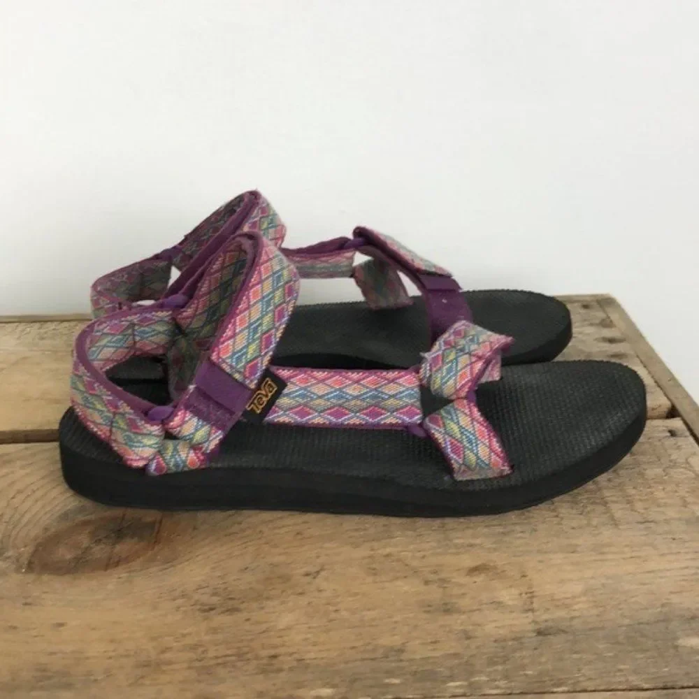 TEVA minamalist pink purple velcro ankle strap sandals us women’s size 7 EUC